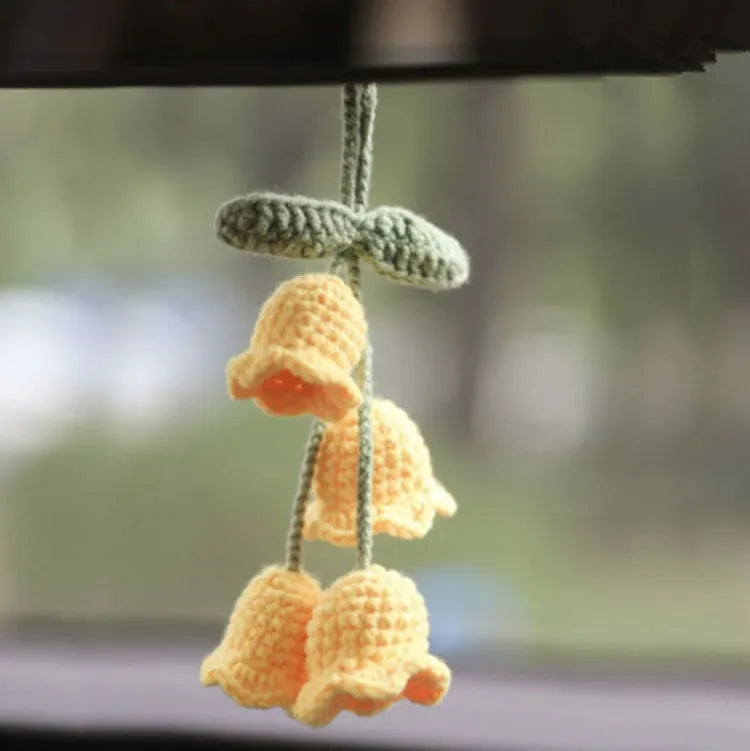 Knitted wool car plant decoration with green and white pattern, 8cm basin and hanging cord