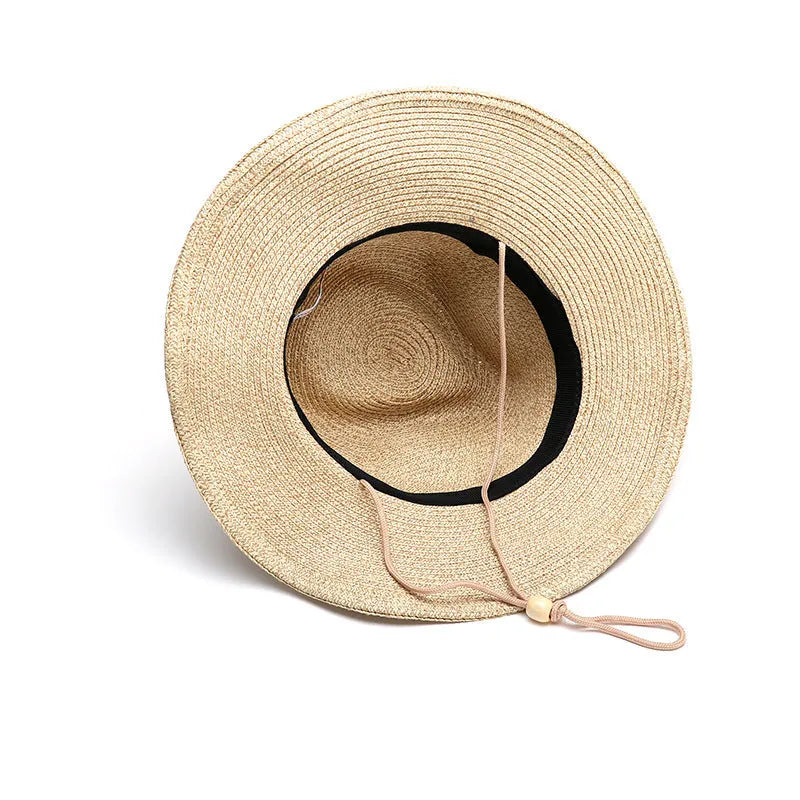 Men's foldable straw sun hat with wide brim in beige colour for summer outdoor use