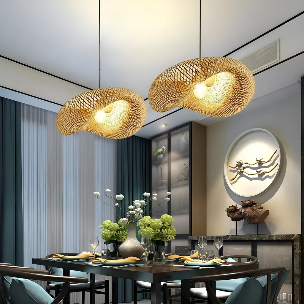 Natural bamboo straw hat-shaped pendant hanging lamp with woven texture