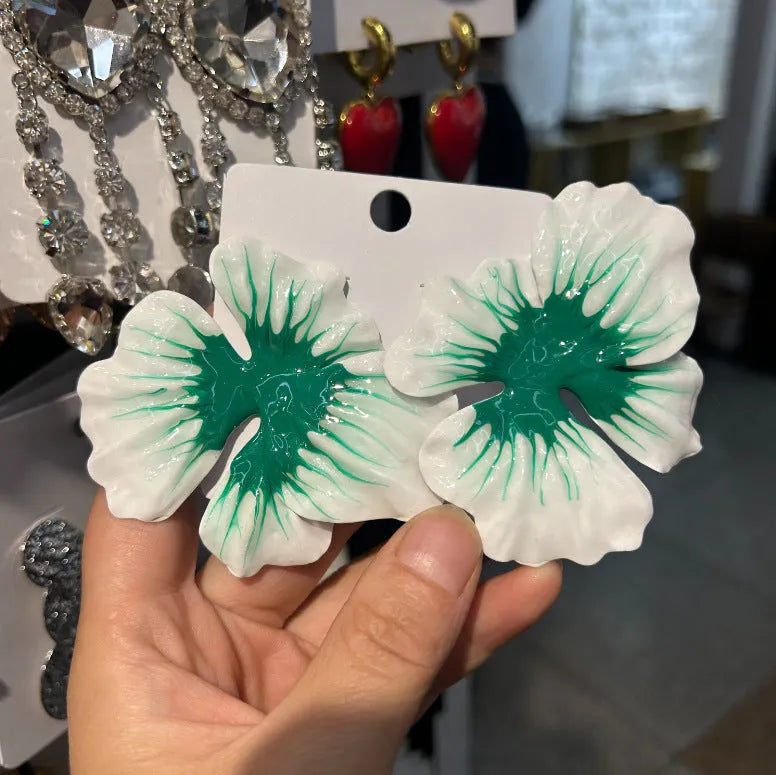 Alloy oil-spot glaze floral stud earrings in pastoral style, showing colour options.