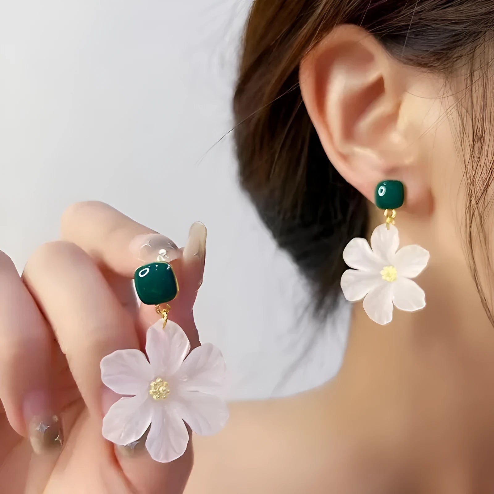 Dark green sweet earrings with needle flowers design, alloy material.