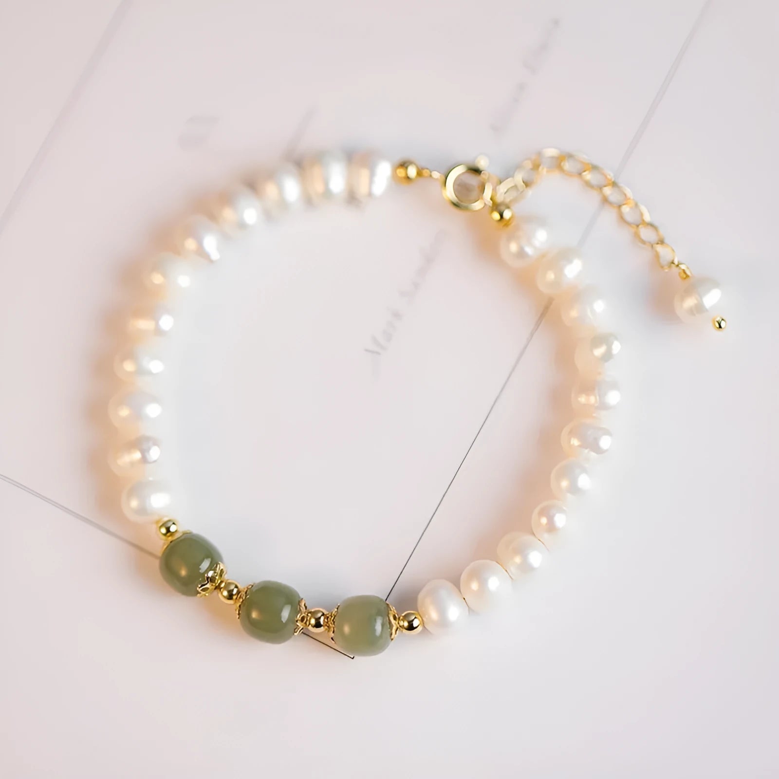 Diamond-shaped freshwater pearl bracelet in Hetian jade colour with Korean-style design