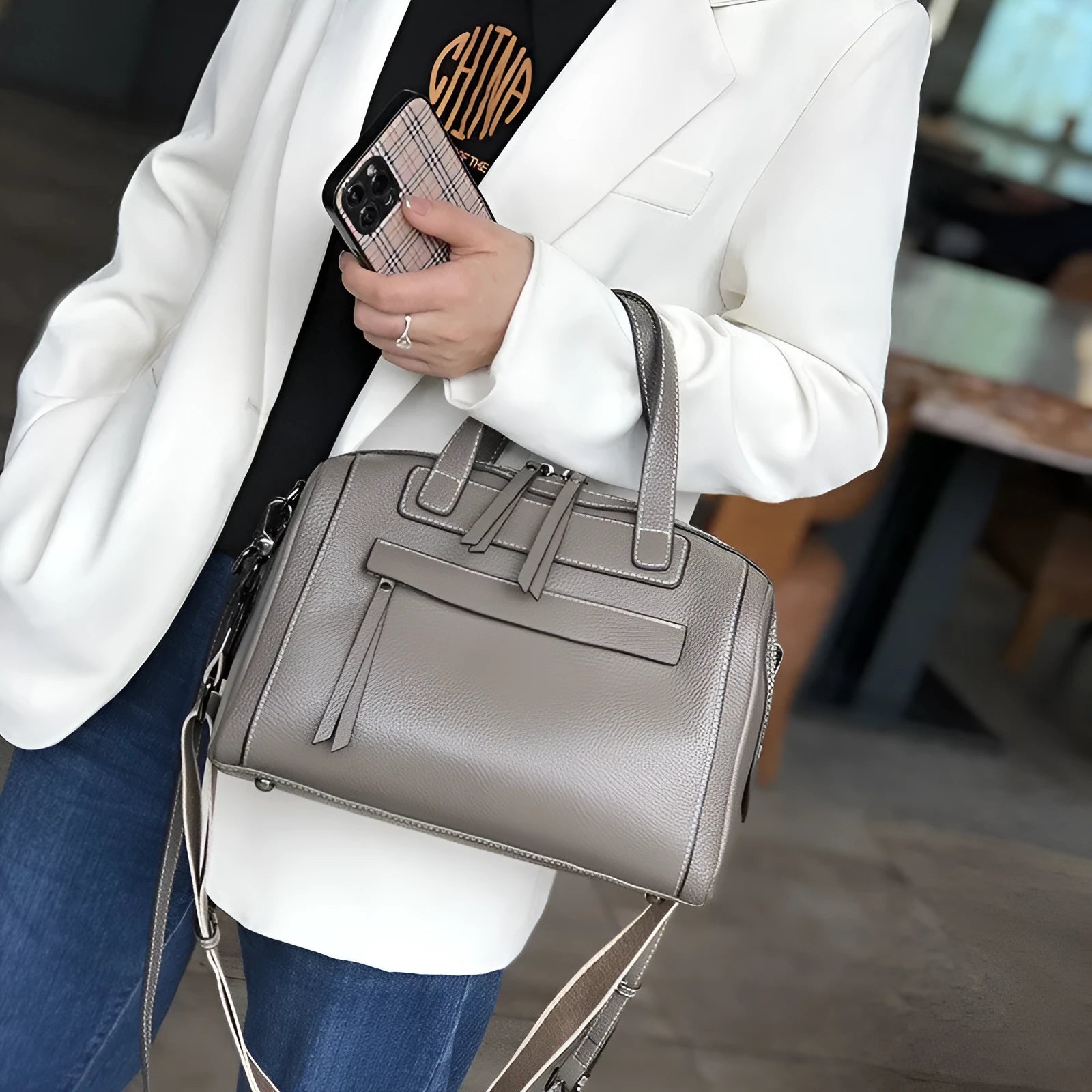 Genuine leather Boston lychee pattern shoulder messenger bag with multiple internal compartments