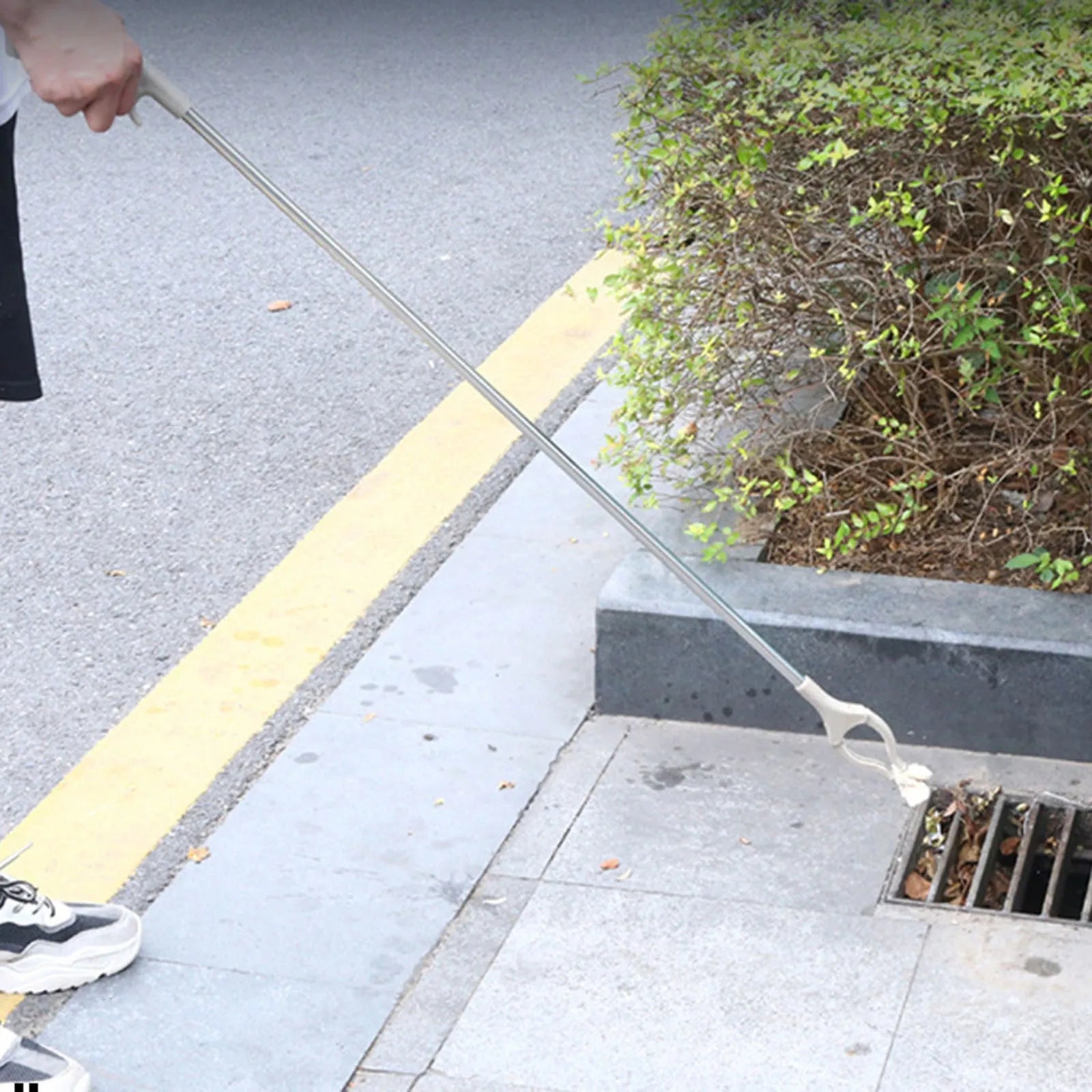 40cm stainless steel garbage picker pliers with plastic handle for outdoor litter collection