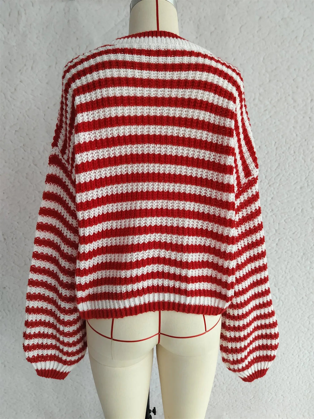 Women's vintage stripe polyester pullover sweater in loose fit with round neck and long sleeves