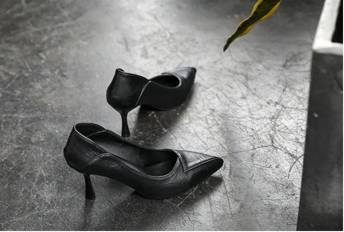 Solid colour pointed toe stiletto heel with artificial leather upper and rubber sole, sizes 30 to 44, 5cm or 7cm heel