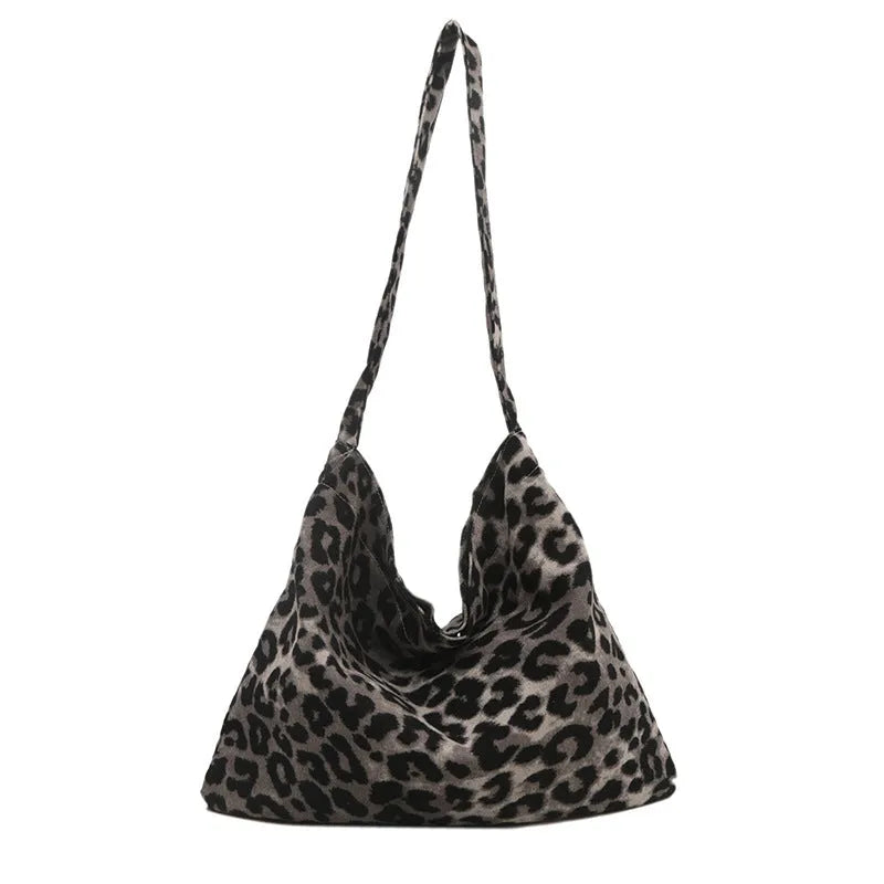 Simple large capacity leopard print shoulder messenger bag in black with single strap