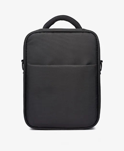 Black men's Oxford fabric messenger shoulder bag showing dimensions of 24x11x31 cm.