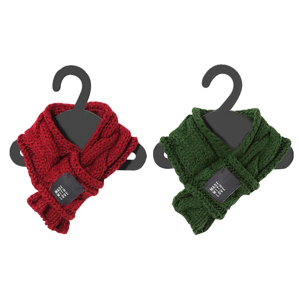 Wool pet scarf with bow tie for small dogs, puppies, cats and chihuahuas in green or red, sizes S and L