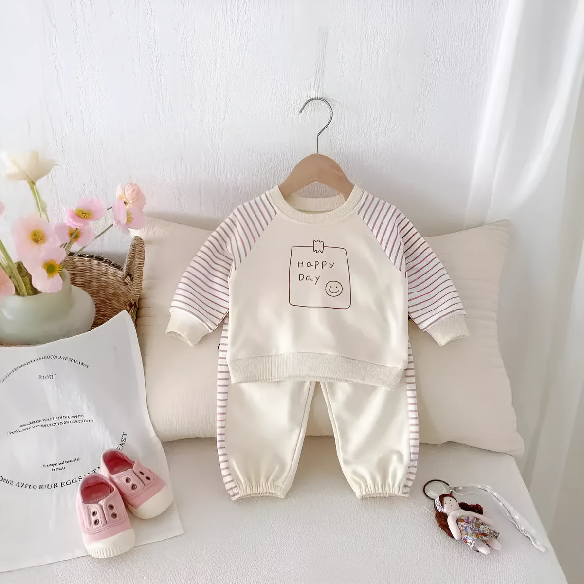 Children's cotton striped sweatshirt and sweatpants two-piece set in light beige, long sleeve pullover style