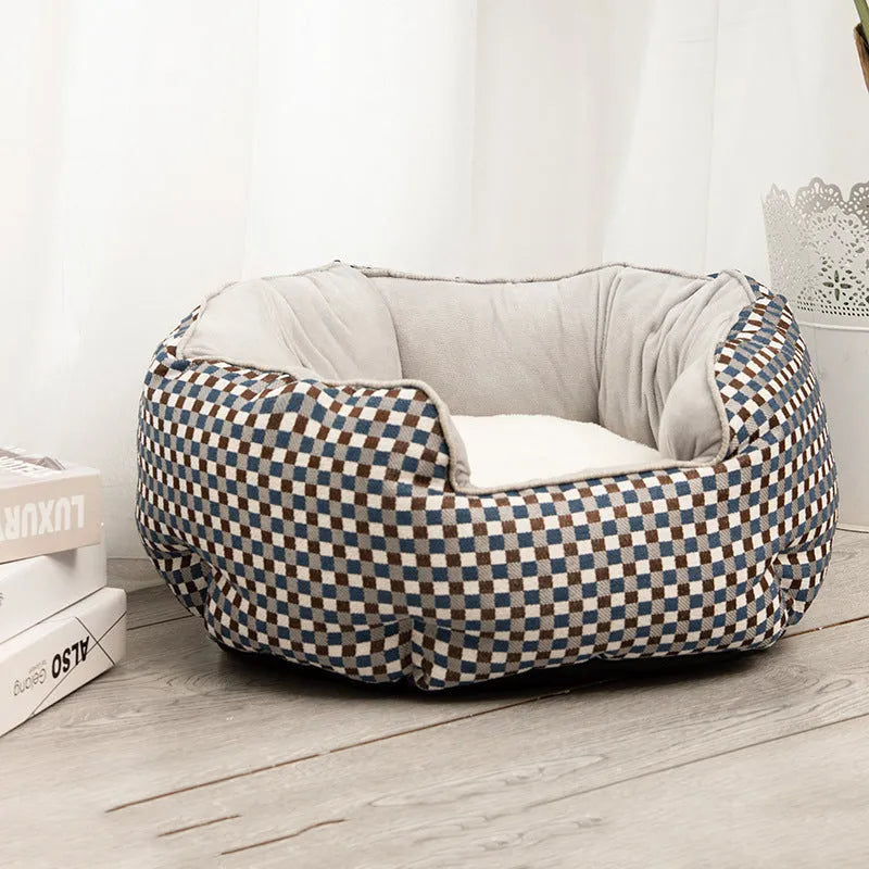 Octagonal pet bed with removable mat in soft wool point design for cats and small dogs