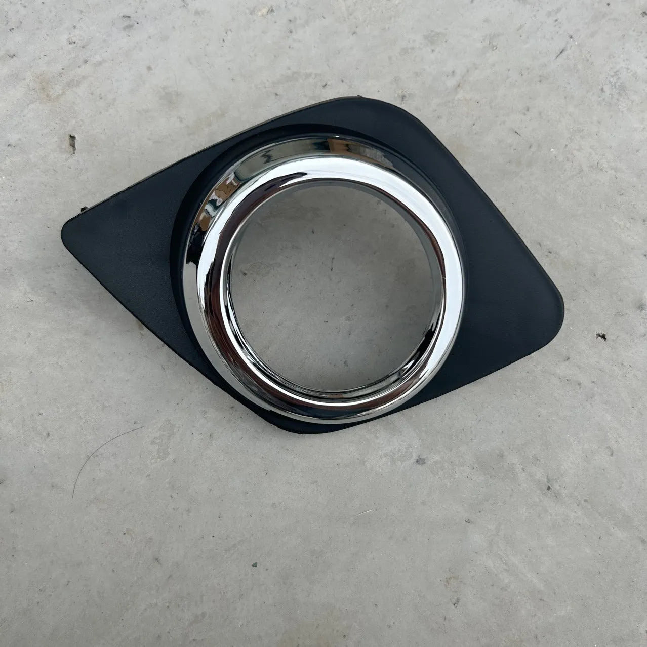 Black Toyota RAV4 front bumper anti-fog cover for small light decoration frame