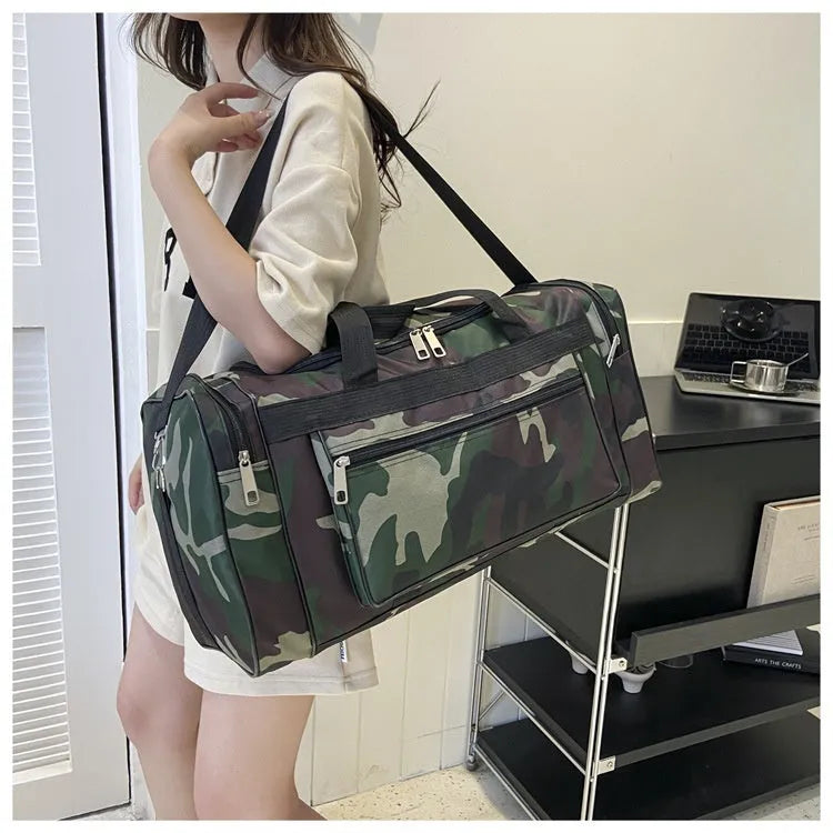 Camouflage pattern waterproof luggage bag with 20L capacity for leisure travel