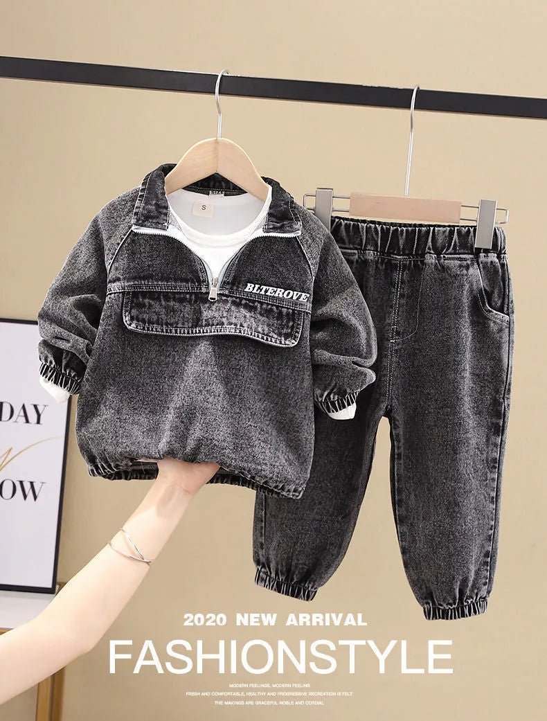 Boys' black and blue denim two-piece suit set with long sleeves, shown in Korean style.