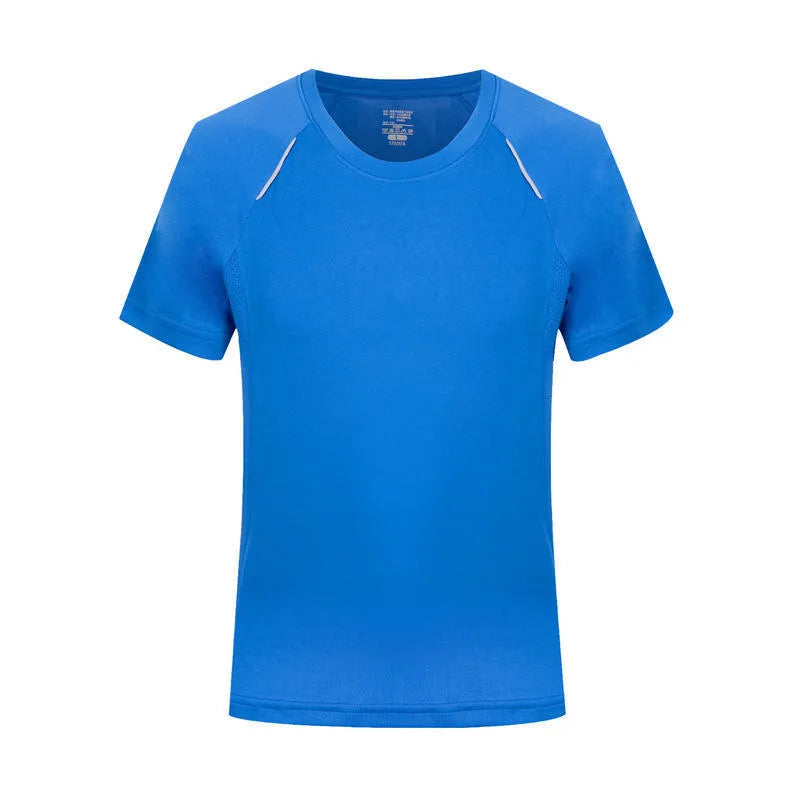 Slim fit quick-dry T-shirt in solid colours with round neck and short sleeves on a size chart background.