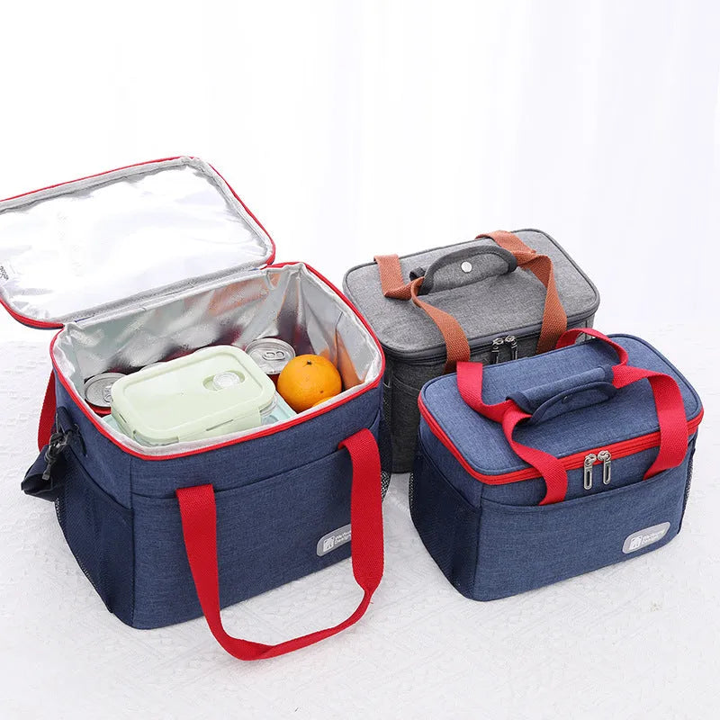 Crossbody insulated picnic bag in grey colour with shoulder strap and 15 litre capacity