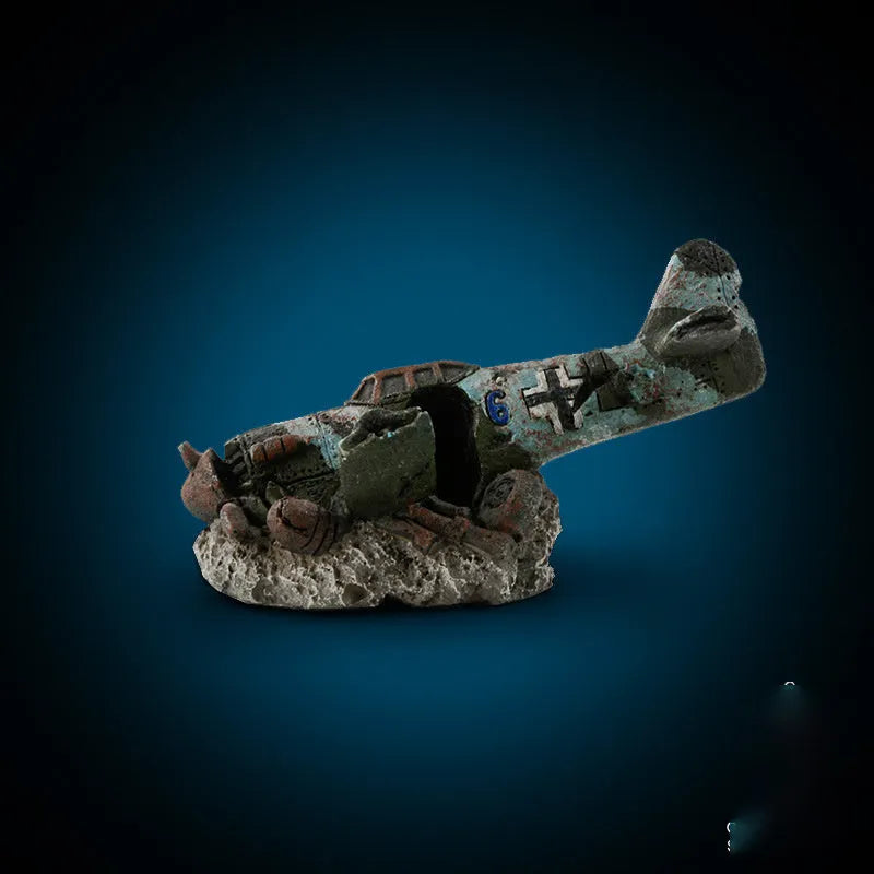 Resin aquarium ornament simulation of aircraft wreckage 8cm high for fish tank decoration