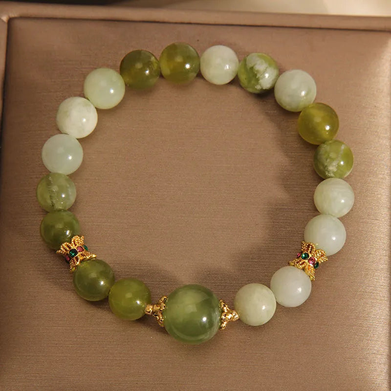 Xiuyan jade green women's bracelet with original sweet mori style design.