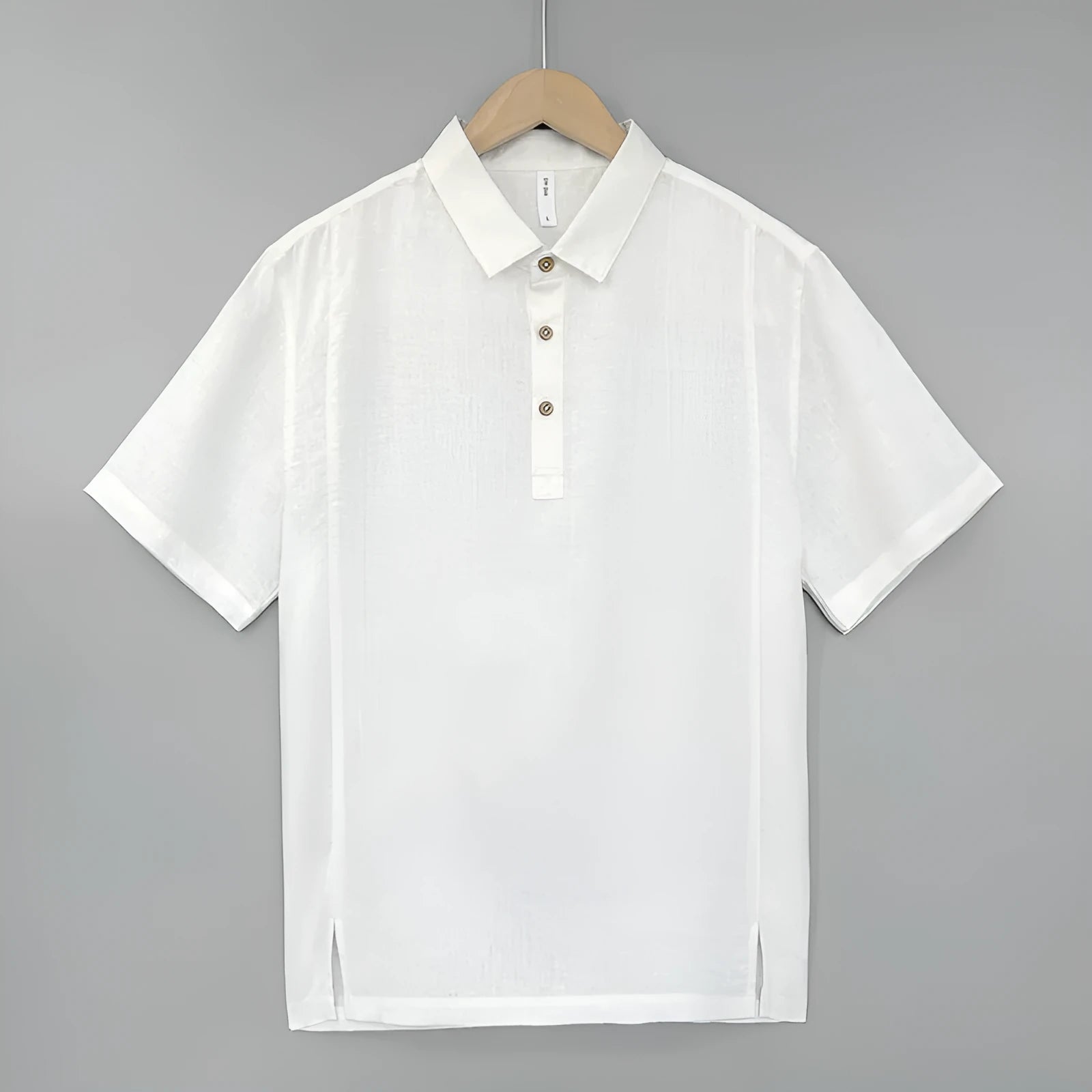 Men's loose fit linen summer top with thin lapel collar and short sleeves.