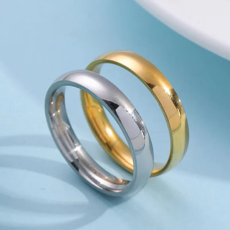 Glossy unisex alloy couple ring in silver with electroplated finish