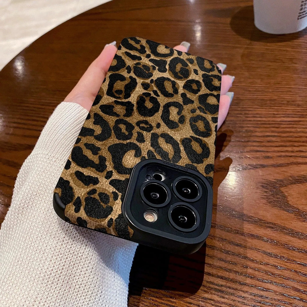 Cartoon phone case in gold leopard print imitation leather, all-inclusive design for iPhone.