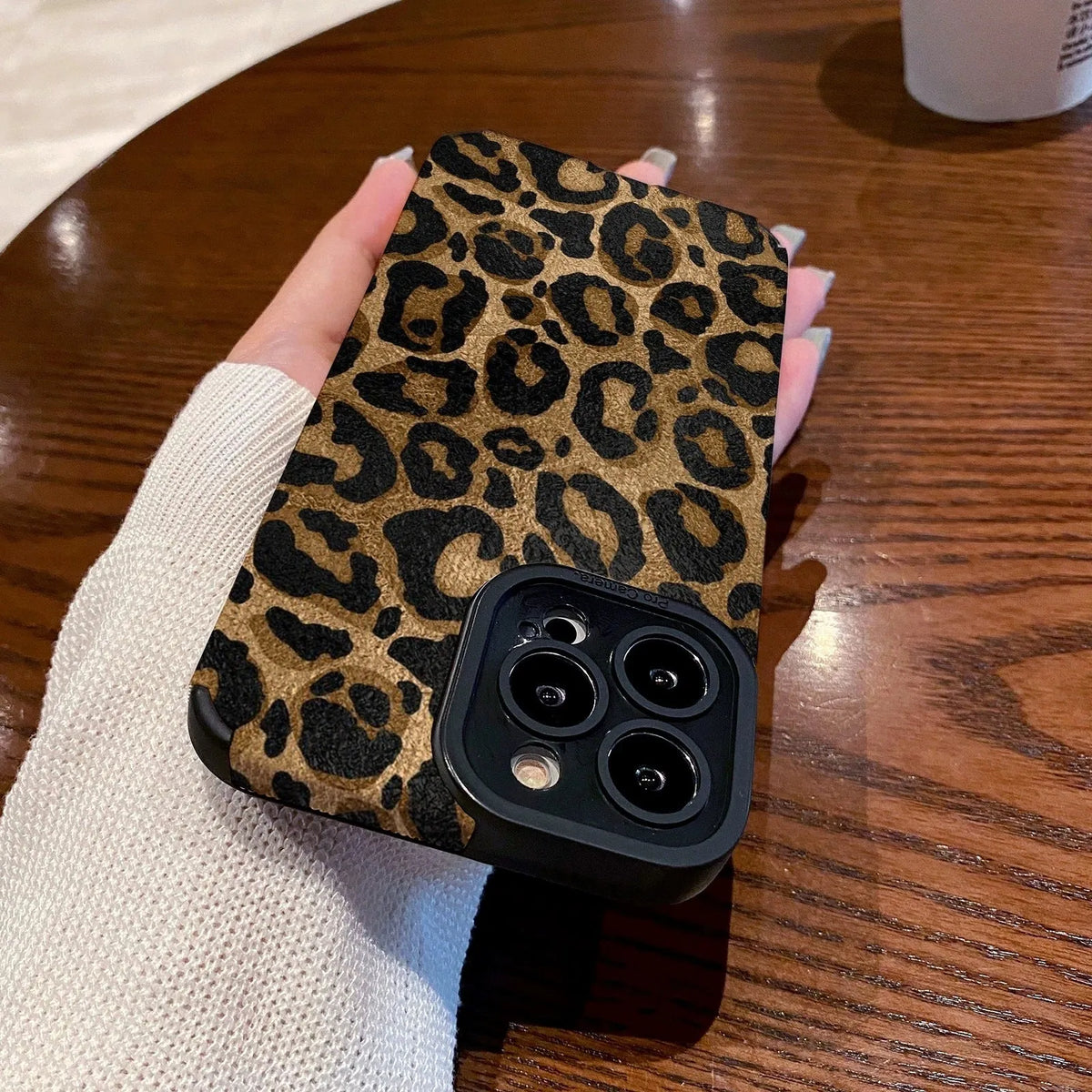 Cartoon phone case in gold leopard print imitation leather, all-inclusive design for iPhone.