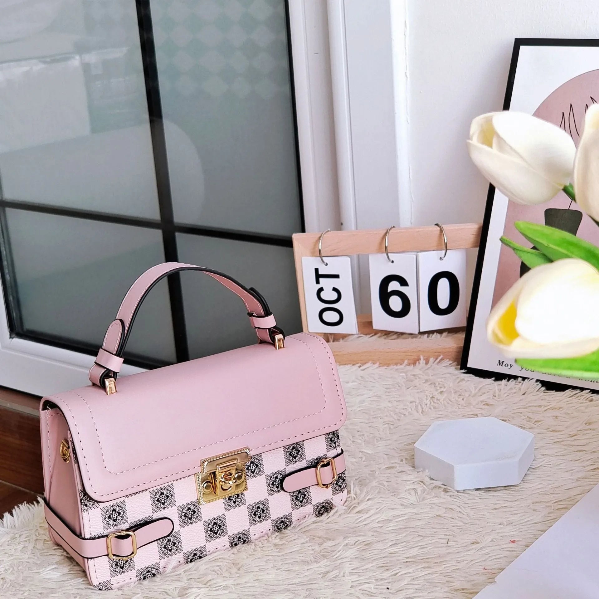 Retro small square pattern crossbody bag in horizontal square shape with ethnic floral and rhombus detailing