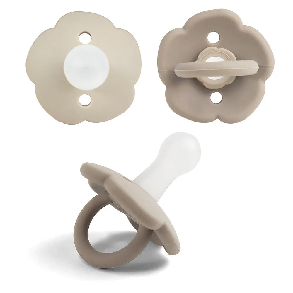 Baby pacifier with lace nipple in edible silicone, 6.5x5x5cm, for 0-6 months, apricot colour