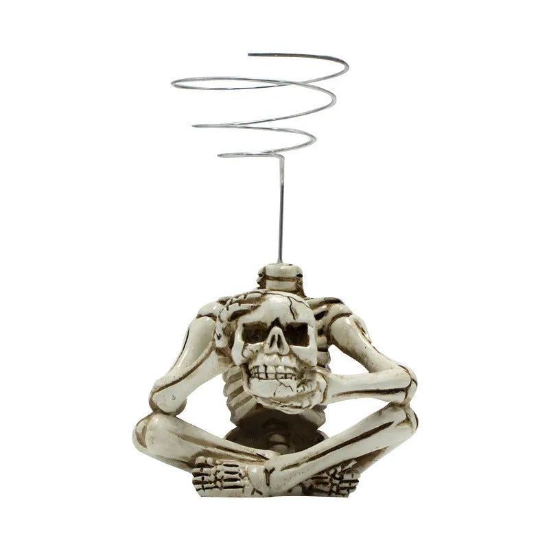 Gothic skull resin Tillandsia bracket measuring 7×8×12.5cm with soilless plant display