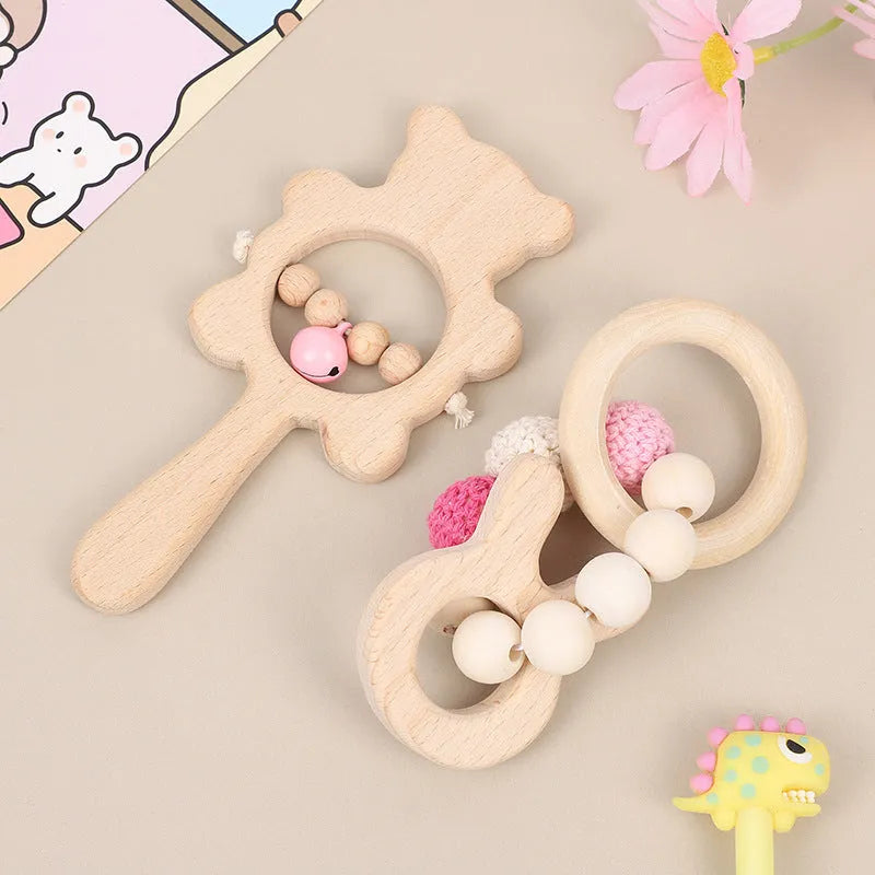 Baby bear rattle handheld toy two-piece set in wood wool with bird style pattern