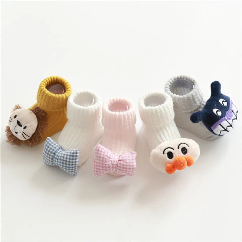 Baby socks in cotton with breathable sweat-absorbing features, available in multiple colours and XS S M sizes for infants