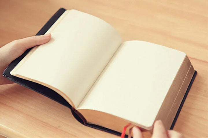 Large thick leather Phnom Penh notebook with 480 pages, gold cover, 17x12 cm