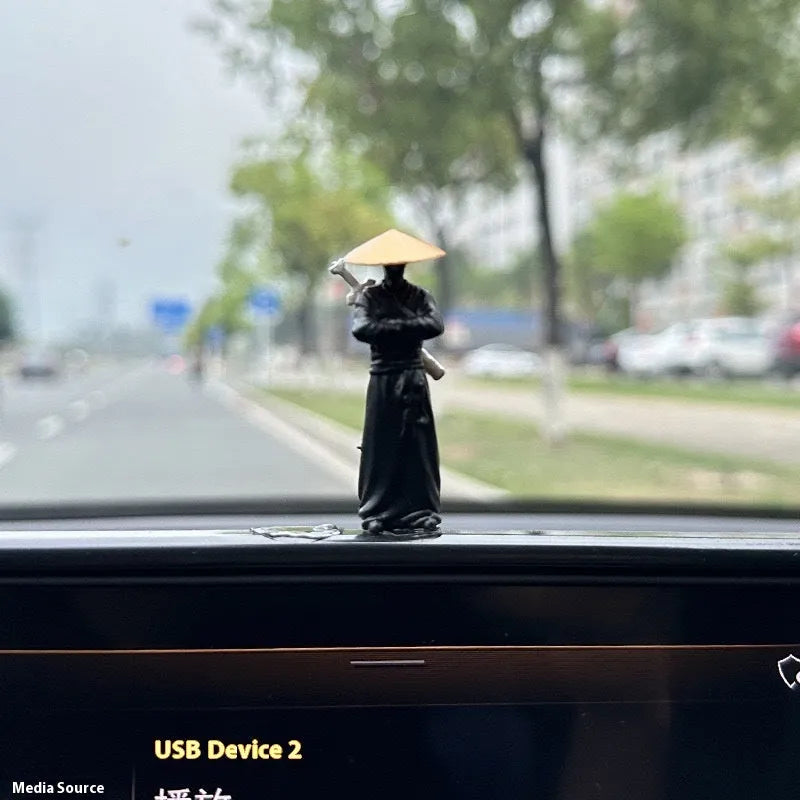 Ancient style knight PVC decoration figurine height 5cm car dashboard desk ornament retro cloak swordsman design