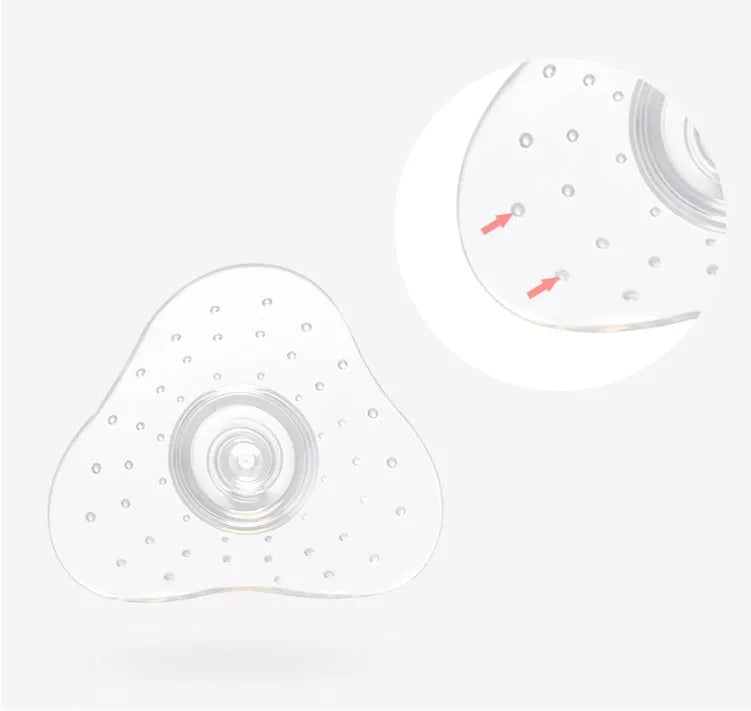Nipple protector for breastfeeding mothers in petals or transparent colour