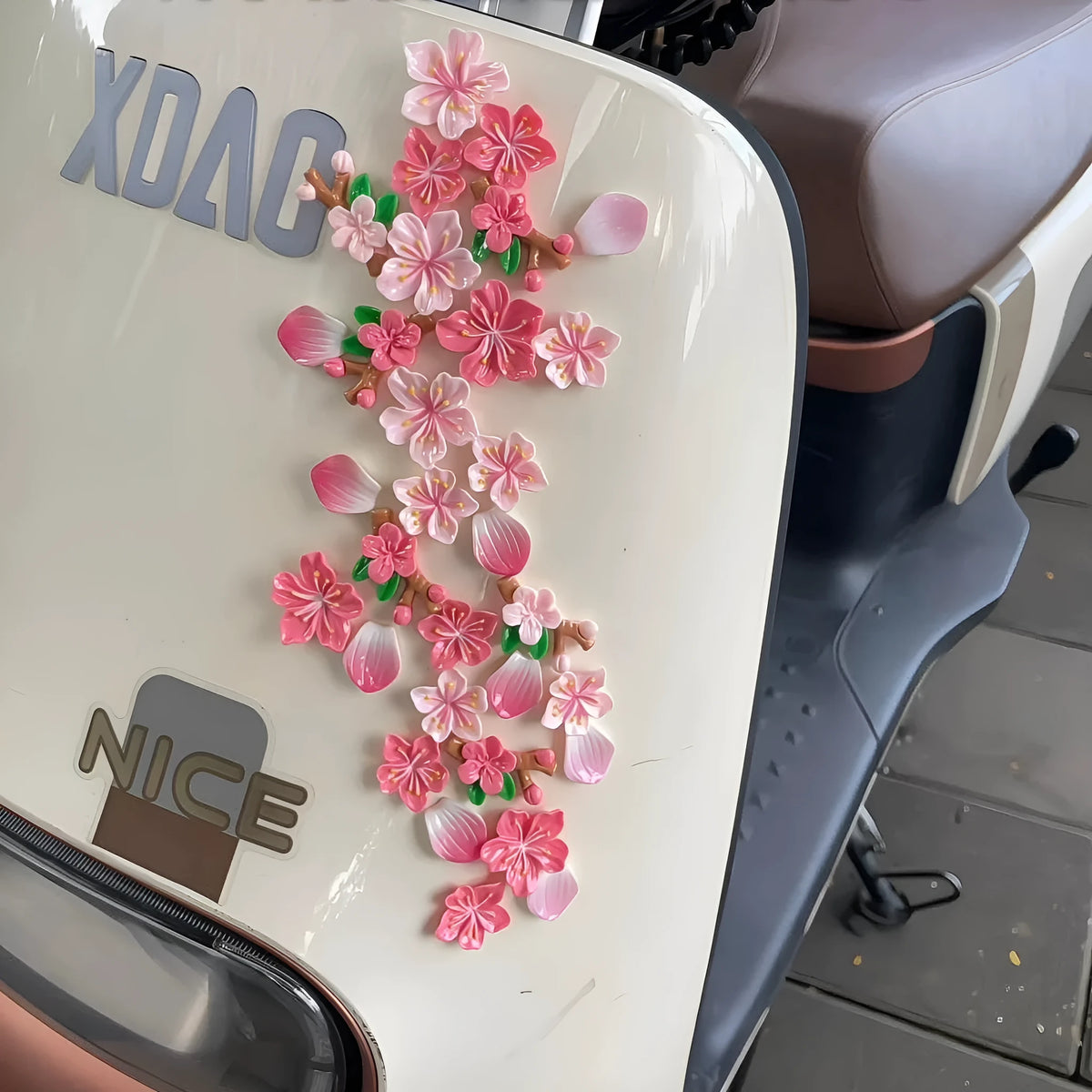 3D resin cherry blossom bumper sticker 8.2cm peach blossom pattern traceless glue
