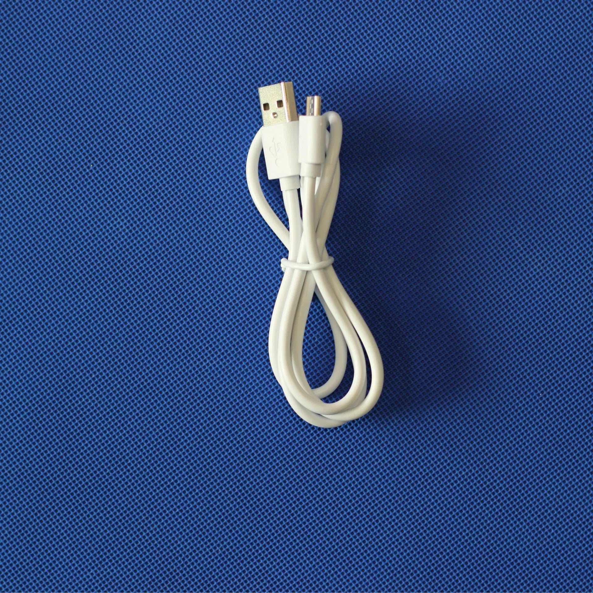 V8 data line set with Mini USB, TYPE-C, and OTG cables in black, blue, and white