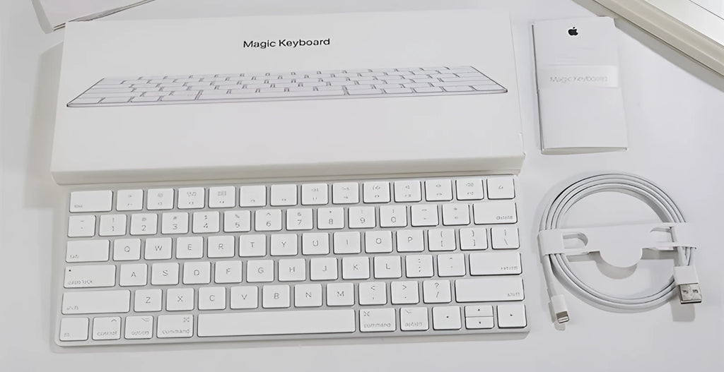 White Apple Bluetooth wireless keyboard with ultra-thin metal case