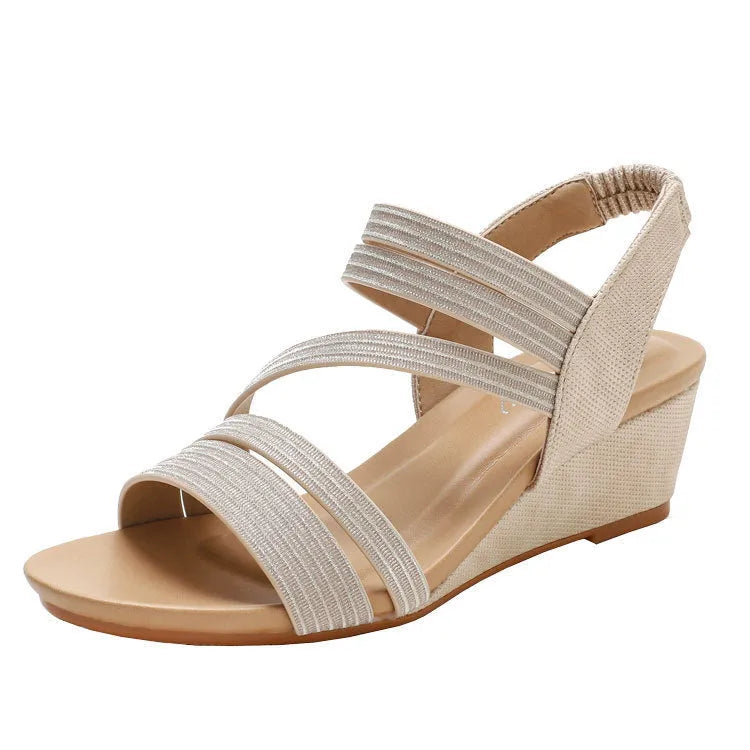 Women's grey artificial PU platform sandals with a 3-5cm middle heel on a white background.