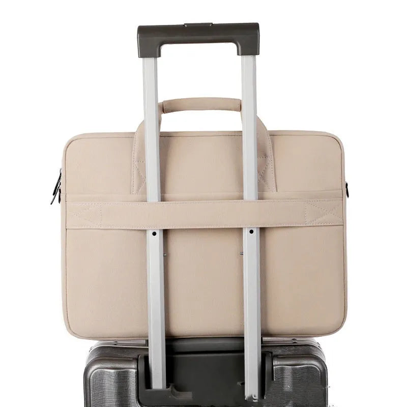 Polyester full airbag shockproof computer bag in solid colour, Oxford cloth material, unisex laptop case