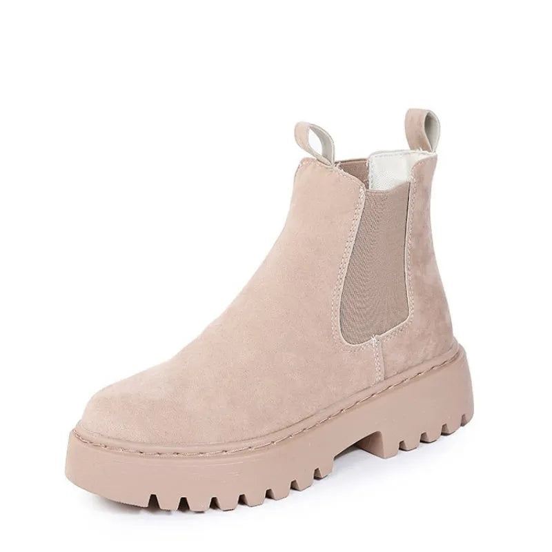 Women's solid colour chunky platform Martin boots with artificial PU upper and rubber sole, black