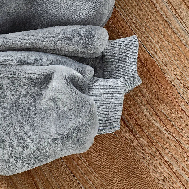 Flannel two-piece pyjama set for babies and children in brown, green, grey, pink colours