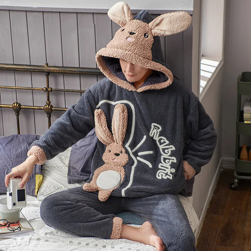Men's plush thickened coral velvet pajama set with round neck and long sleeves in green colour