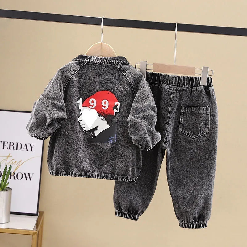 Boys' black and blue denim two-piece suit set with long sleeves, shown in Korean style.