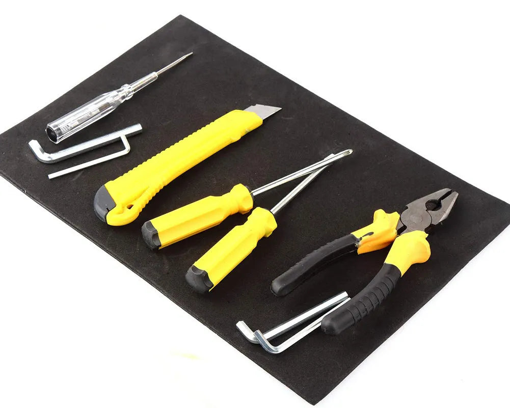 Black magnetic tool mat 300 x 200 x 3 mm flexible rubber sponge pad for holding tools on metal surfaces