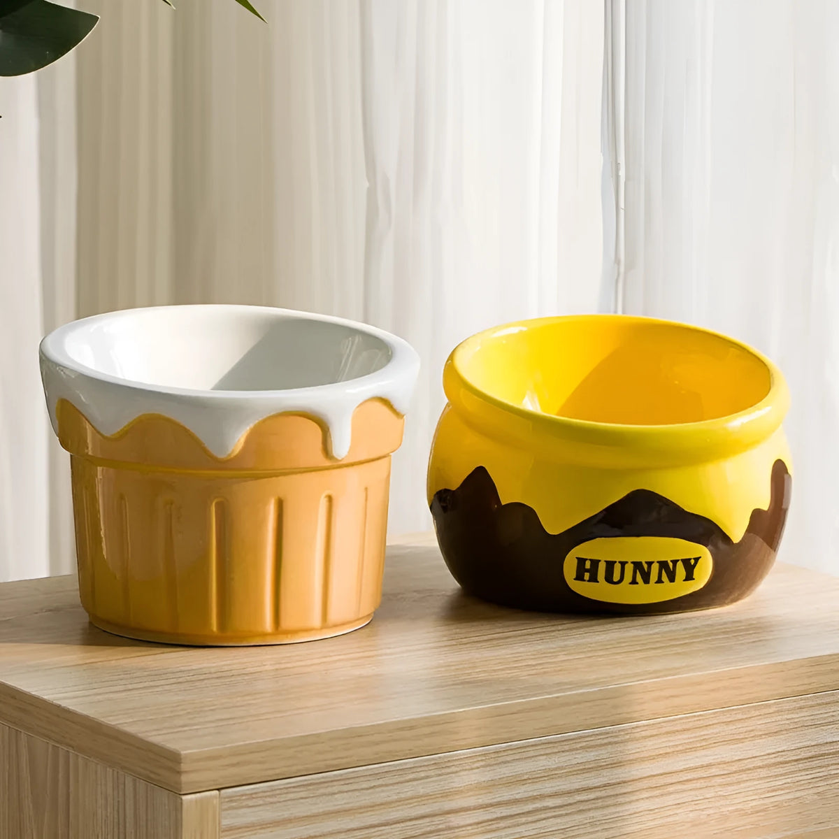 Ceramic cat bowl with high foot and oblique mouth design in beer style for cervical protection