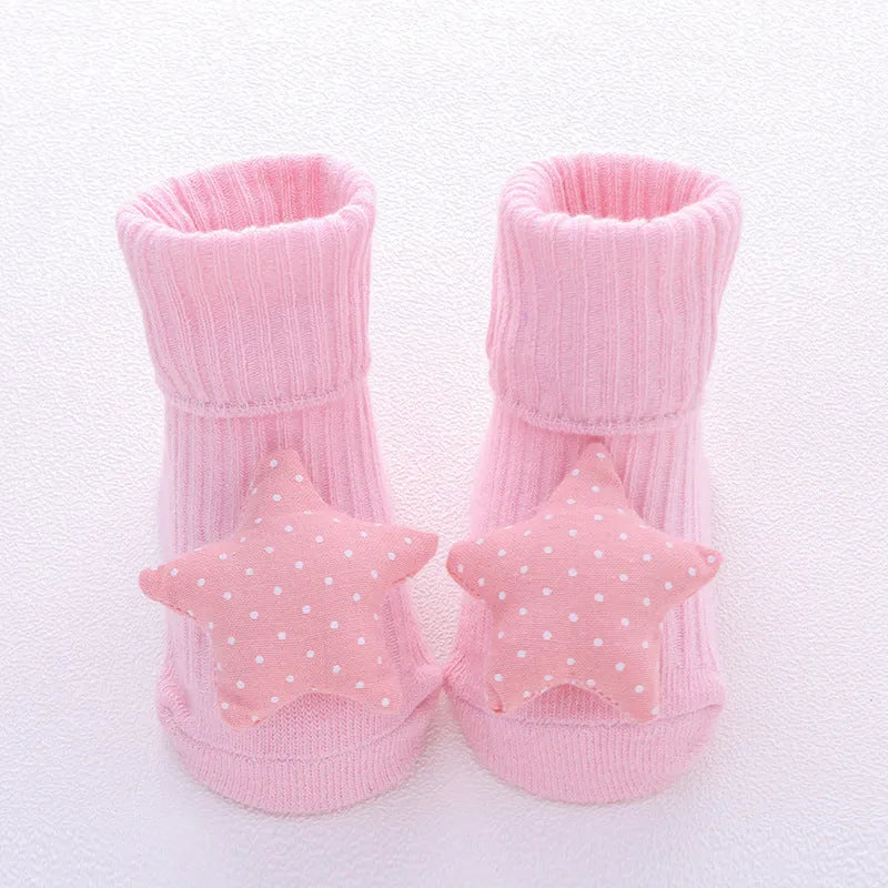 Baby socks in cotton with breathable sweat-absorbing features, available in multiple colours and XS S M sizes for infants