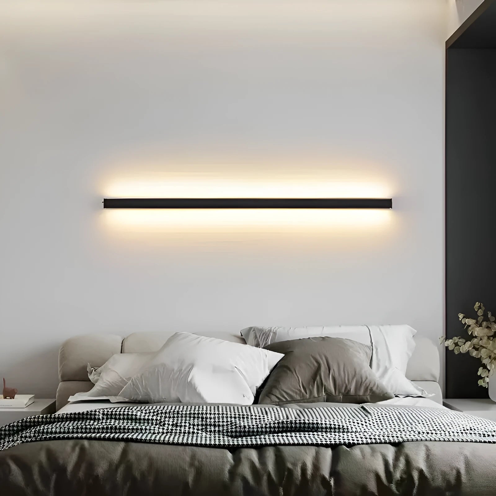 80cm black aluminium LED wall lamp with PC shade and three-colour touch switching