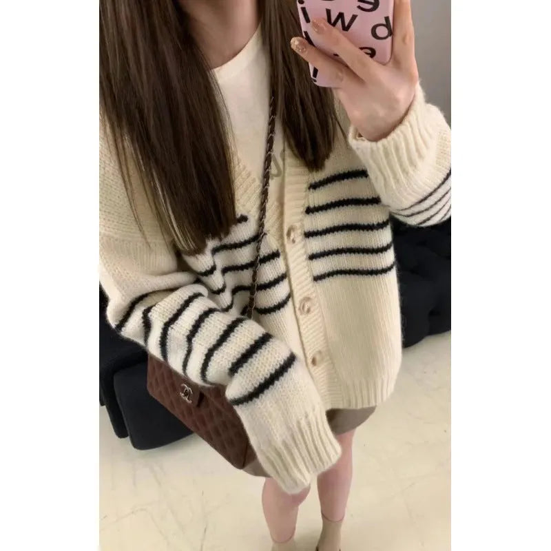 Polyester collar button cardigan with 3D pattern in Japanese Korean casual style