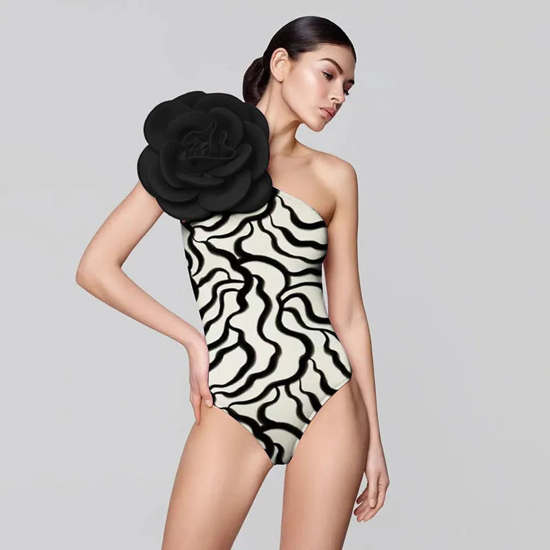 One-piece swimsuit with three-dimensional floral patterns in European and American fit