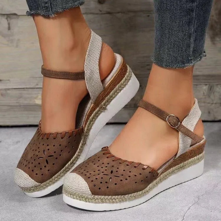 Women's hemp rope platform wedge shoes in beige colour with round toe design
